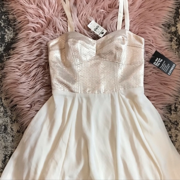 New EXPRESS Flowy Skater/Cocktail Dress - Picture 3 of 13